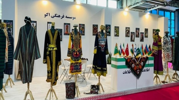 Стенд Узбекистана на фестивале моды в Тегеране - Sputnik Узбекистан