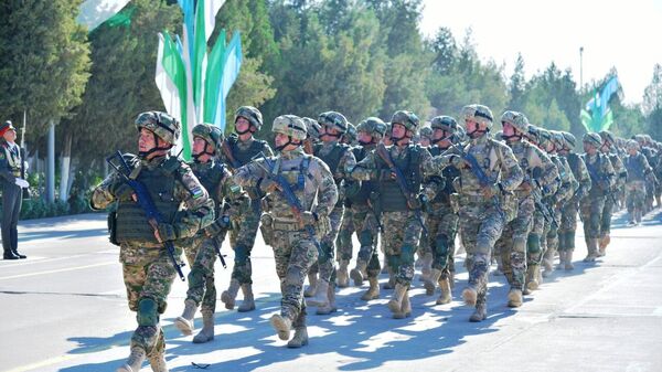 Совместные военные учения Узбекистана и Таджикистана в Термезе. - Sputnik Узбекистан