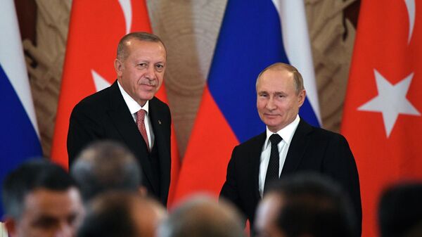 Prezident RF Vladimir Putin i prezident Tursii Redjep Tayip Erdogan. Arxivnoe foto - Sputnik O‘zbekiston
