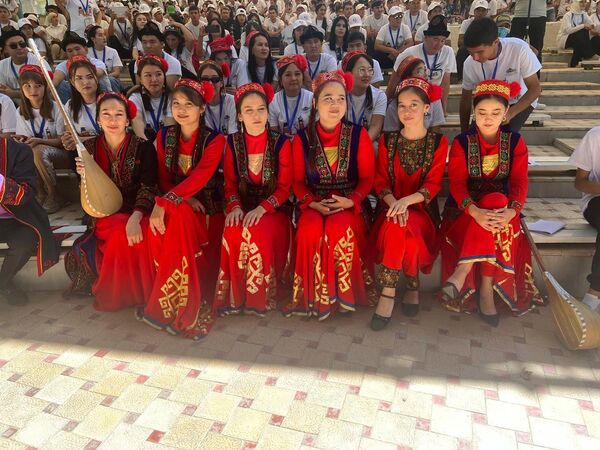 С помощью концертных выступлений страны расскажут о национальных обычаях и традициях. - Sputnik Узбекистан