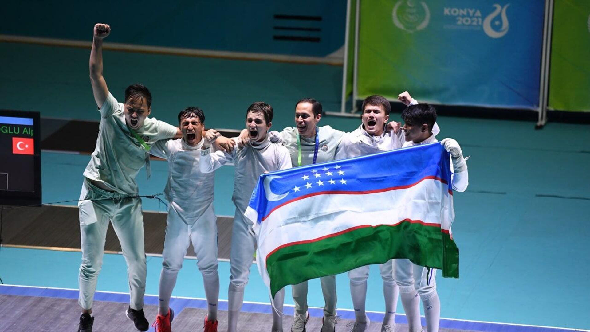 Узбекистанские фехтовальщики выиграли золото на Исламских играх  - Sputnik Узбекистан, 1920, 18.08.2022