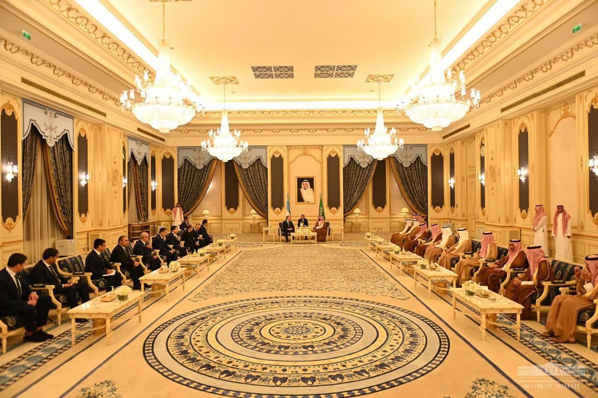 Shavkat Mirziyoyev provel peregovori s Naslednim prinsem Saudovskoy Aravii Muxammadom bin Salmanom Al Saudom - Sputnik O‘zbekiston, 1920, 18.08.2022