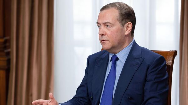 Заместитель председателя Совбеза РФ Дмитрий Медведев - Sputnik Узбекистан