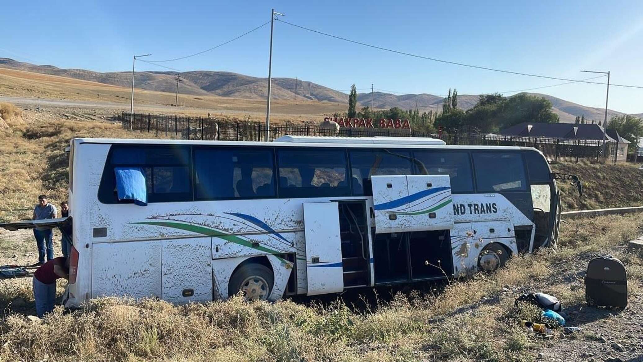 Автобус казахстан. Люди в автобусе. Авария с пассажирским автобусом.