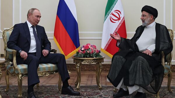 Президент РФ Владимир Путин и президент Ирана Эбрахим Раиси, архивное фото - Sputnik Узбекистан