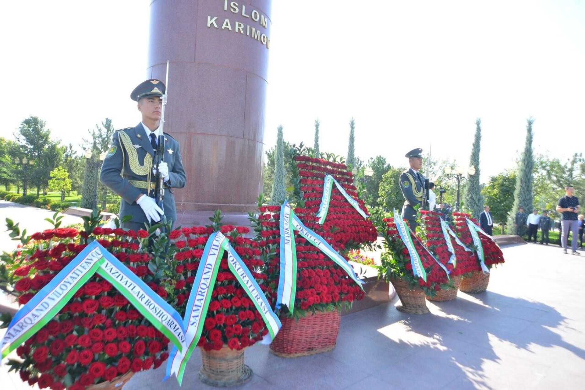 В Самарканде почтили память Ислама Каримова - Sputnik Узбекистан, 1920, 02.09.2022