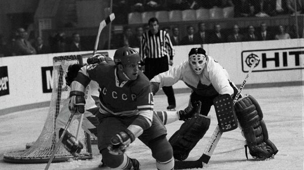 Суперсерия  матчей по хоккею с шайбой между сборными командами СССР и  Канады 1972 года.  - Sputnik Ўзбекистон