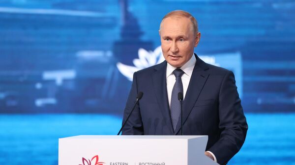 Президент РФ Владимир Путин принял участие в VII Восточном экономическом форуме - Sputnik Ўзбекистон
