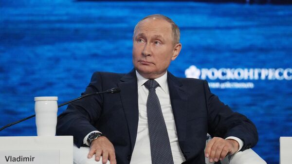 Prezident RF Vladimir Putin prinyal uchastie v VII Vostochnom ekonomicheskom forume - Sputnik O‘zbekiston