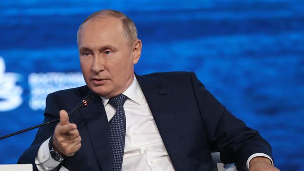 Президент РФ В. Путин принял участие в VII Восточном экономическом форуме - Sputnik Узбекистан