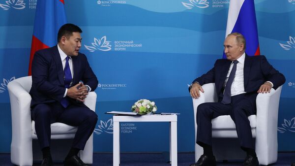 Президент РФ В. Путин принял участие в VII Восточном экономическом форуме - Sputnik Узбекистан