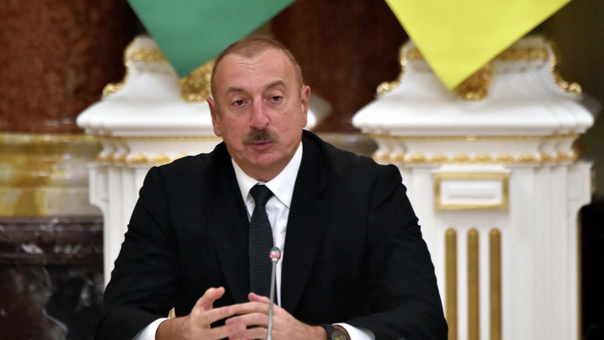Президент Азербайджана Ильхам Алиев выступил с заявлением по итогам переговоров в Киеве 14 января 2022 года - Sputnik Узбекистан, 1920, 16.09.2022
