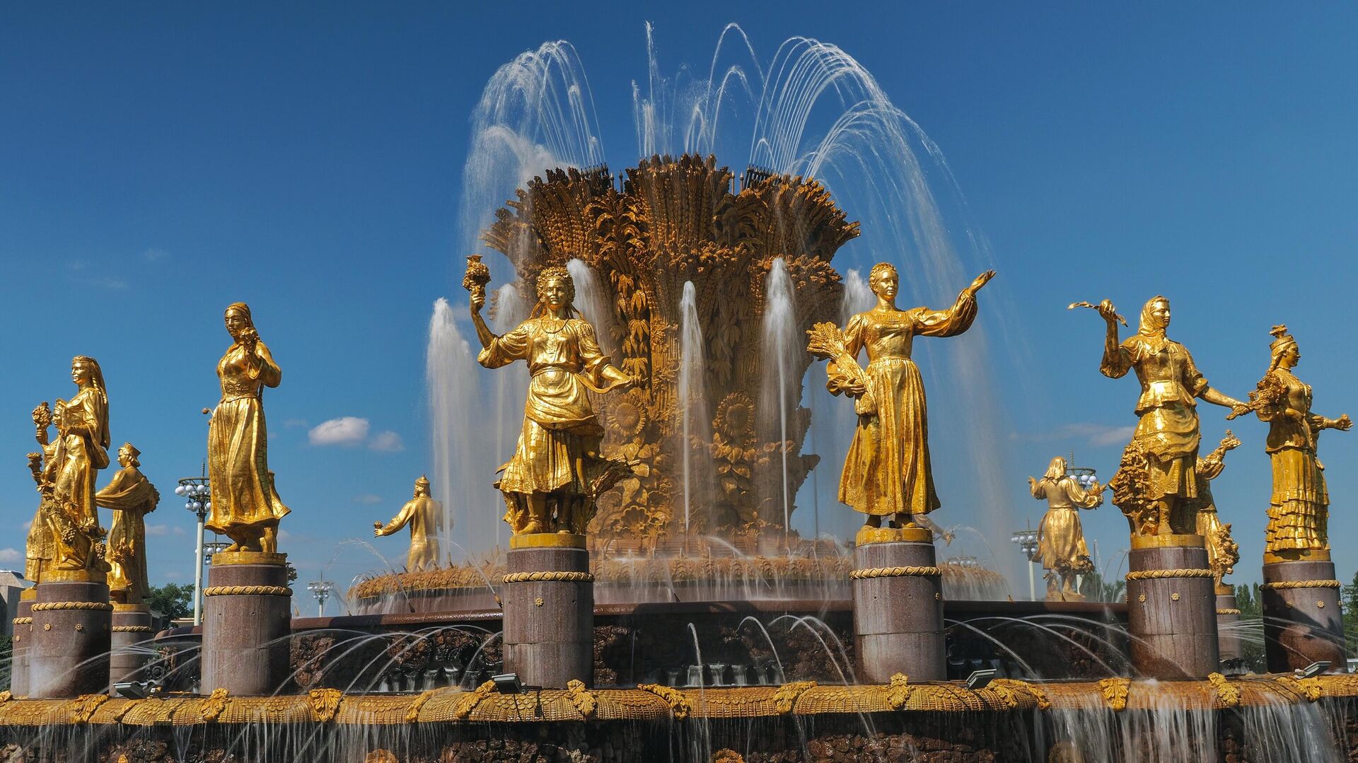 Фонтан Дружба народов — главный фонтан ВДНХ - Sputnik Узбекистан, 1920, 10.09.2022