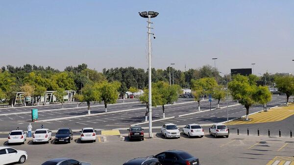 В международном аэропорту Ташкент после реконструкции открыты три автомобильные стоянки - Sputnik Узбекистан