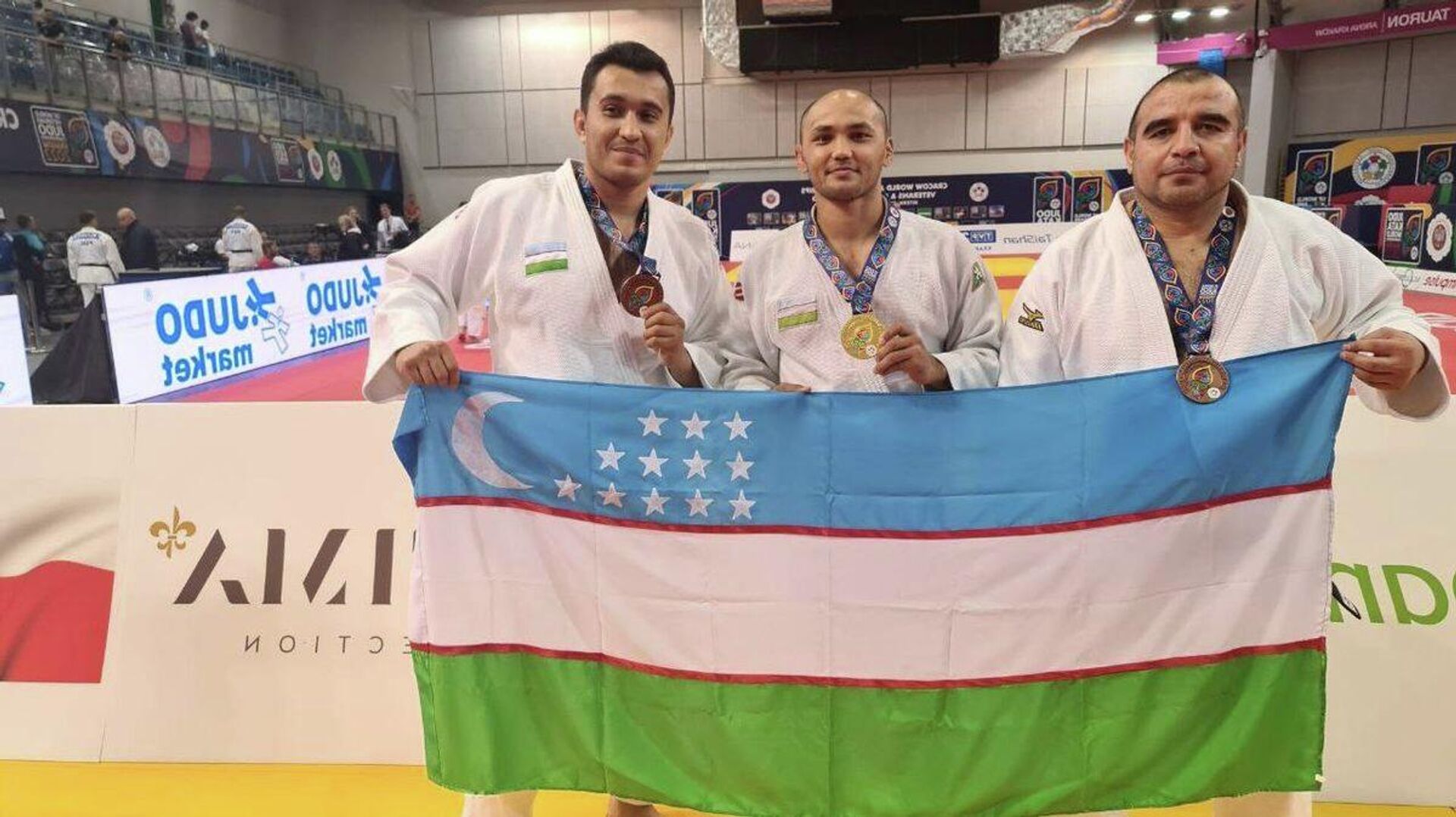 Узбекистанские дзюдоисты завоевали 3 медали на ЧМ  - Sputnik Узбекистан, 1920, 13.09.2022