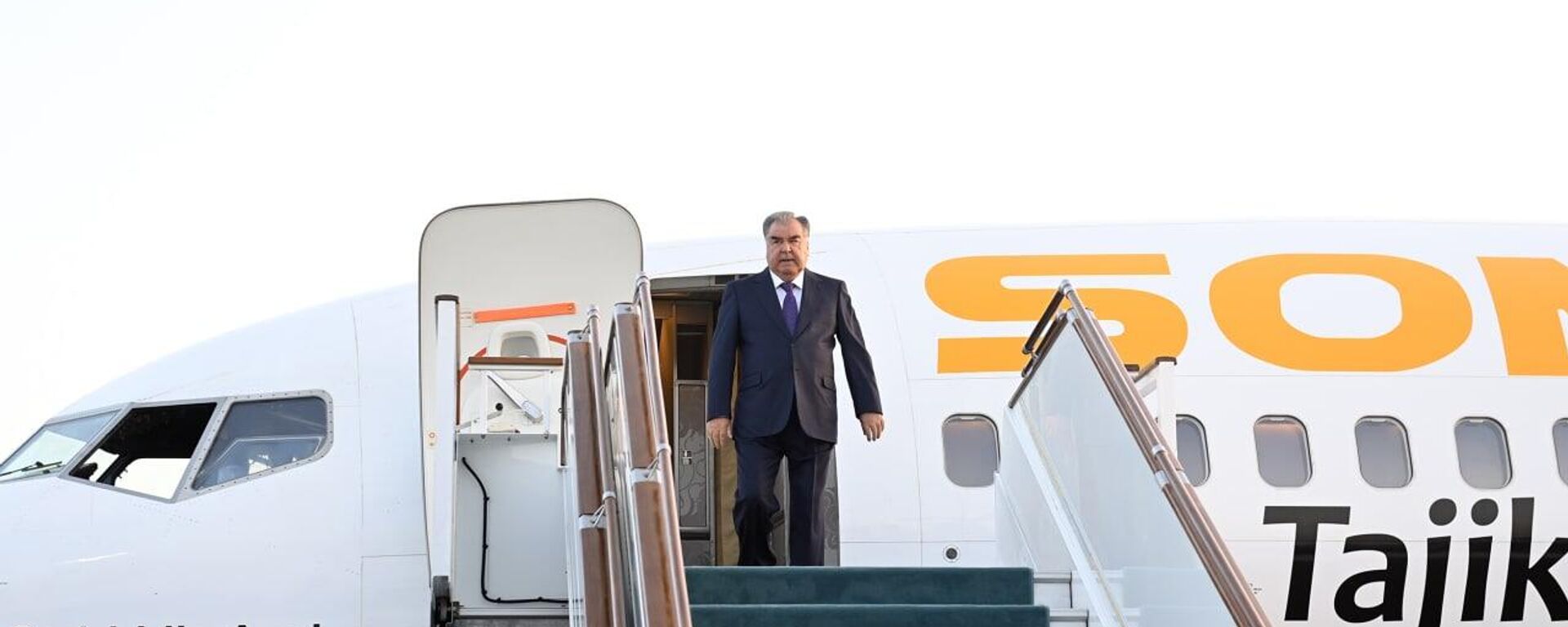 Тожикистон президенти Ўзбекистонга келди - Sputnik Ўзбекистон, 1920, 25.03.2026