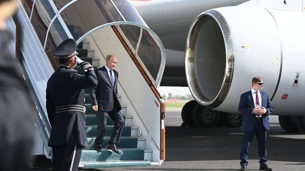 Владимир Путин прибыл в Самарканд - Sputnik Ўзбекистон