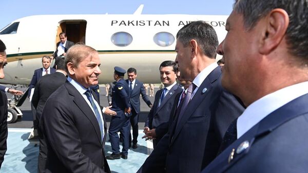 В Самарканд прибыл премьер-министр Пакистана Шахбоз Шариф - Sputnik Ўзбекистон