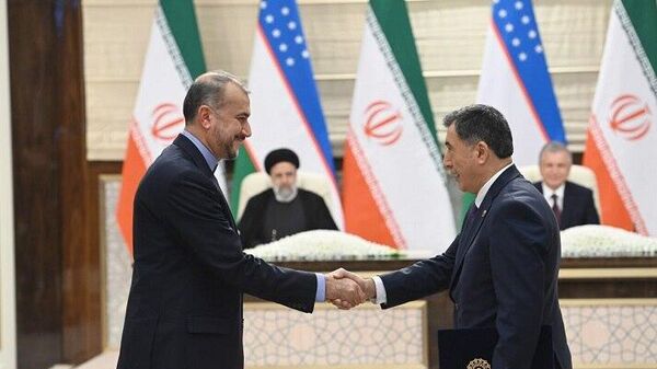 В Самарканде подписана Программа сотрудничества между министерствами иностранных дел Узбекистана и Ирана на 2022-2024 годы - Sputnik Узбекистан