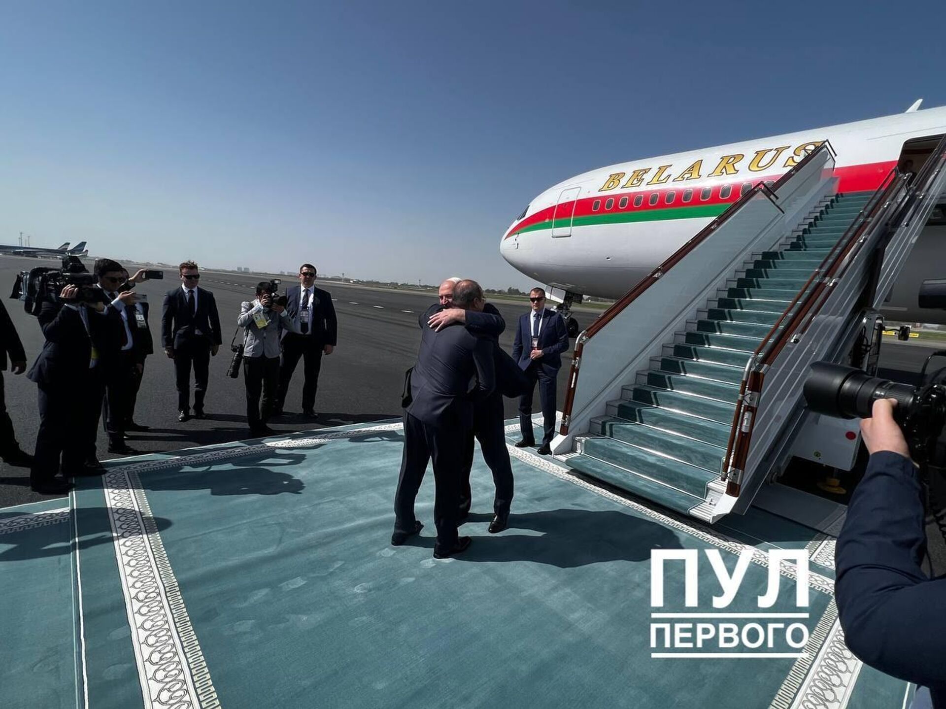 Александр Лукашенко прибыл в Самарканд для участия в саммите ШОС - Sputnik Узбекистан, 1920, 15.09.2022