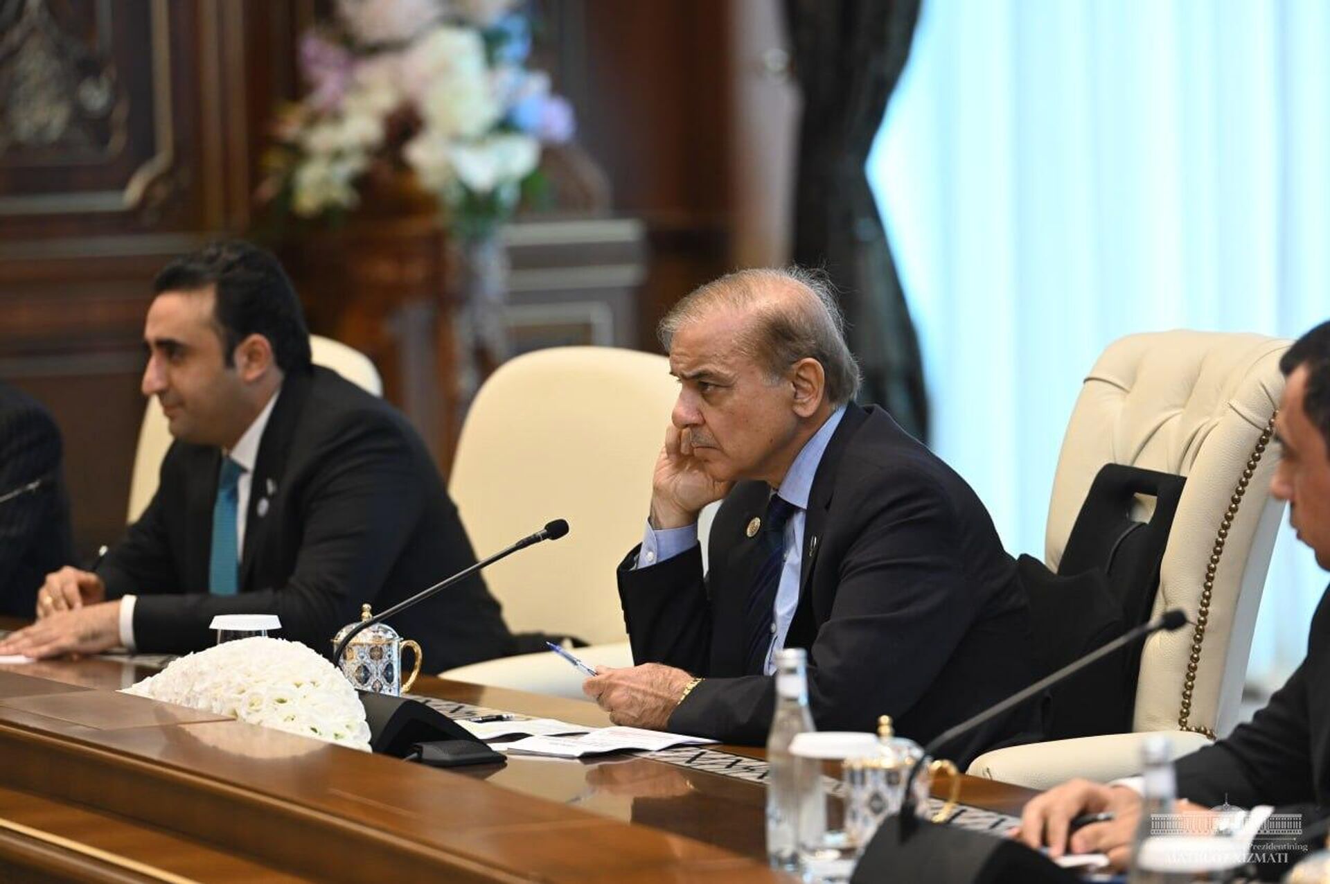 Prezident Respubliki Uzbekistan Shavkat Mirziyoyev provel vstrechu s Premyer-ministrom Islamskoy Respubliki Pakistan Shaxbazom Sharifom - Sputnik O‘zbekiston, 1920, 15.09.2022