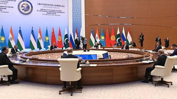 Заседание Саммита Совета глав государств ШОС в узком составе - Sputnik Узбекистан