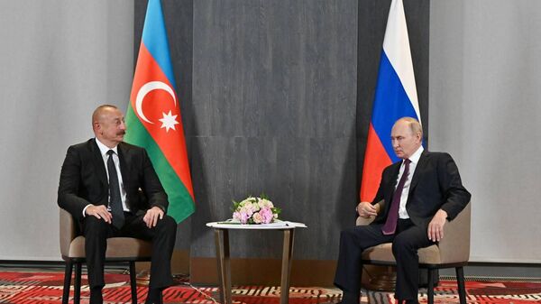 Алиев проинформировал Путина о ситуации на армяно-азербайджанской границе - Sputnik Узбекистан