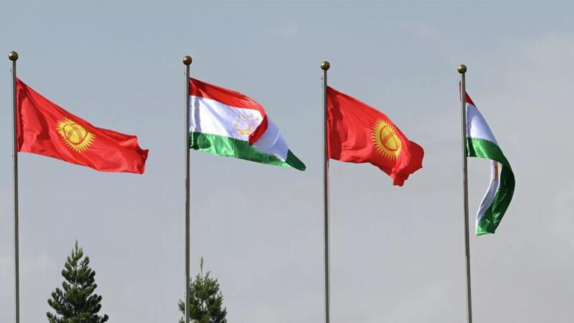 Главы ГКНБ Кыргызстана и Таджикистана подписали протокол - Sputnik Узбекистан, 1920, 20.09.2022