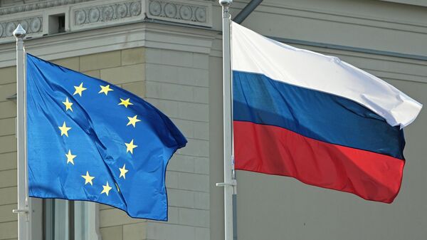 Флаги России и Евросоюза, архивное фото - Sputnik Узбекистан