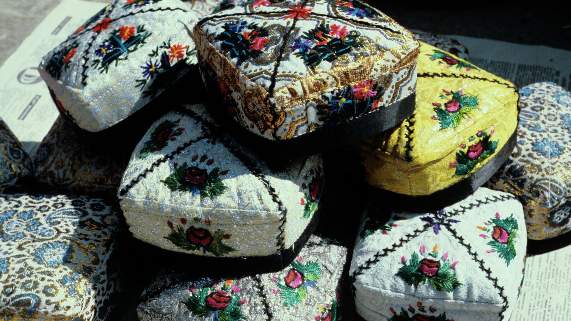Узбекский национальный головной убор, архивное фото  - Sputnik Узбекистан, 1920, 18.03.2023