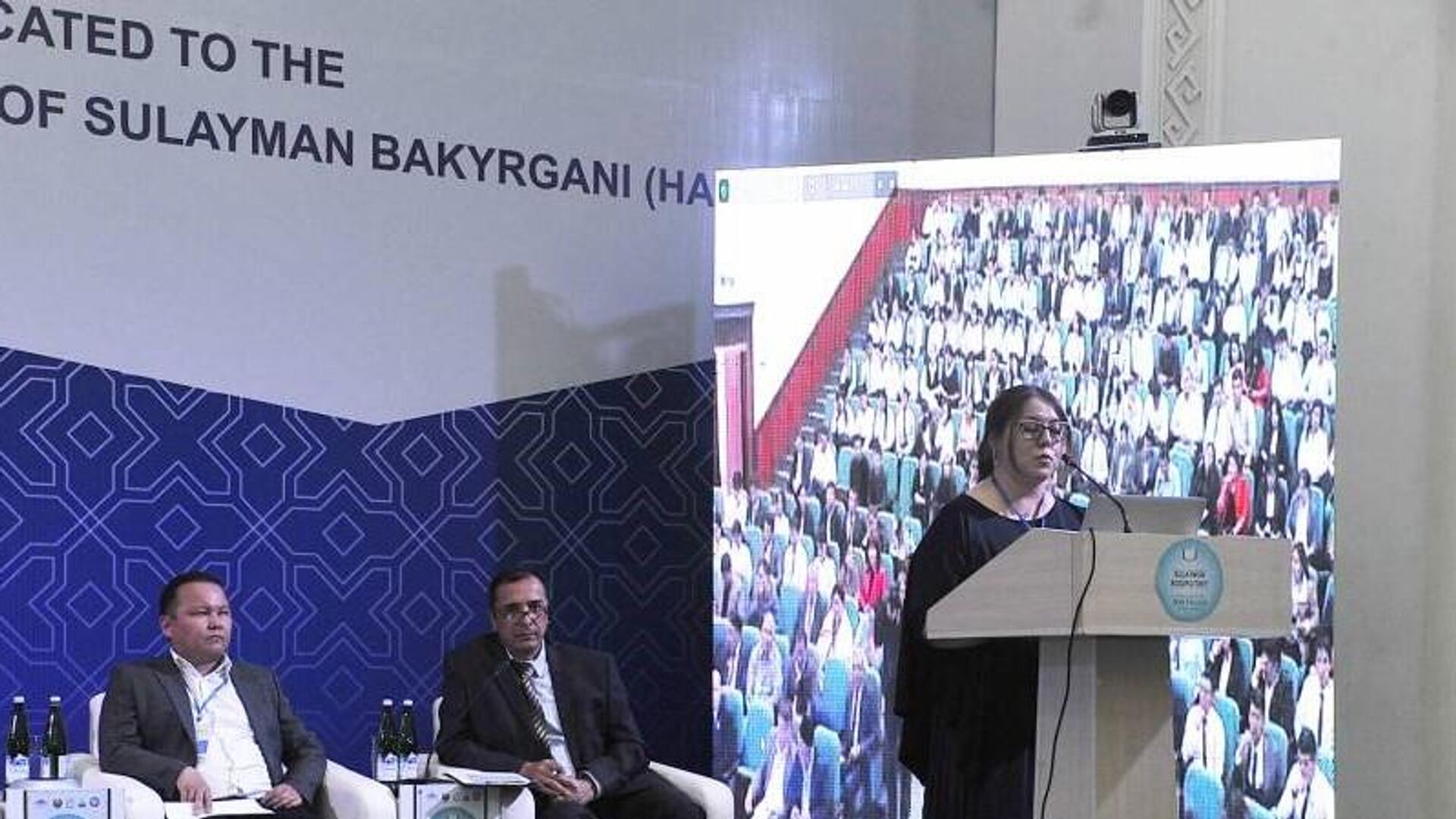 В Нукусе состоялась международная конференция, посвященная 900-летию Сулеймана Бакыргани - Sputnik Узбекистан, 1920, 03.10.2022