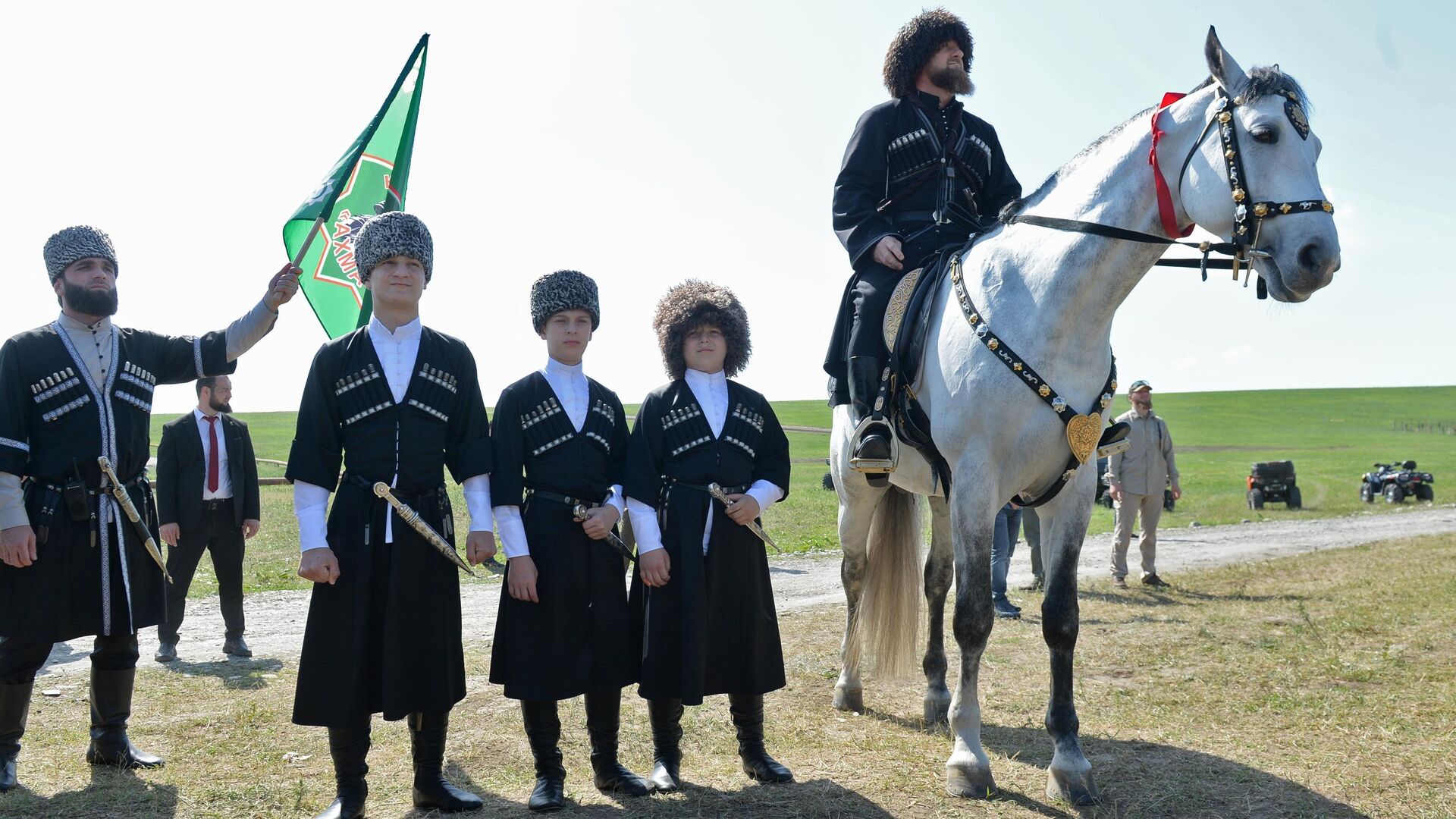 В Чечне установлен мировой рекорд по числу участников в конном походе - Sputnik Узбекистан, 1920, 03.10.2022