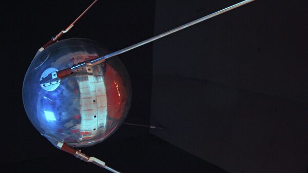 Первый искусственный спутник земли, запущенный 4 октября 1957 года - Sputnik Узбекистан