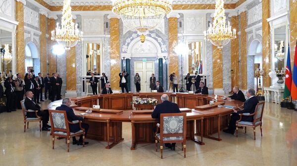 Президент РФ В. Путин принял участие в неформальной встрече руководителей стран-участниц СНГ - Sputnik Узбекистан