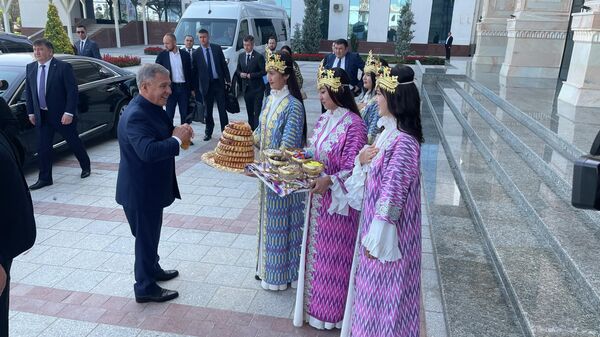 Рустам Минниханов прибыл в Узбекистан - Sputnik Узбекистан