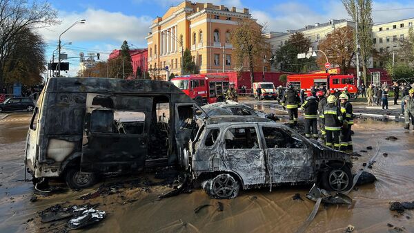 Ситуация на месте взрывов в Киеве, Украина - Sputnik Узбекистан