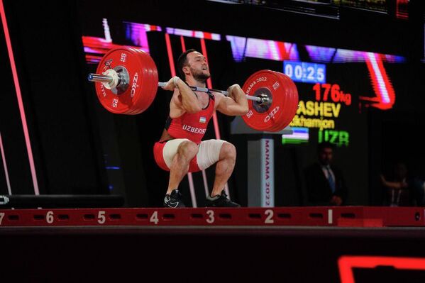 Адхамжон Эргашев стал абсолютным чемпионом по тяжёлой атлетике в Бахрейне - Sputnik Ўзбекистон