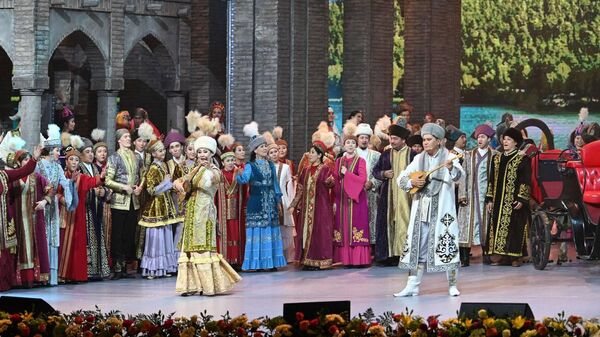 Президент Узбекистана Шавкат Мирзиёев посетил концерт, приуроченный к саммиту в Астане - Sputnik Узбекистан