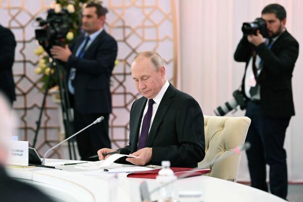 Rossiya Federatsiyasi prezidenti Vladimir Putin. - Sputnik O‘zbekiston