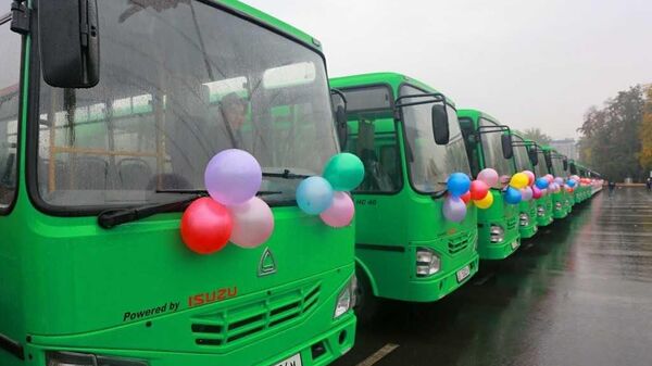 В Ош доставлены 50 новых автобусов из Узбекистана - Sputnik Узбекистан