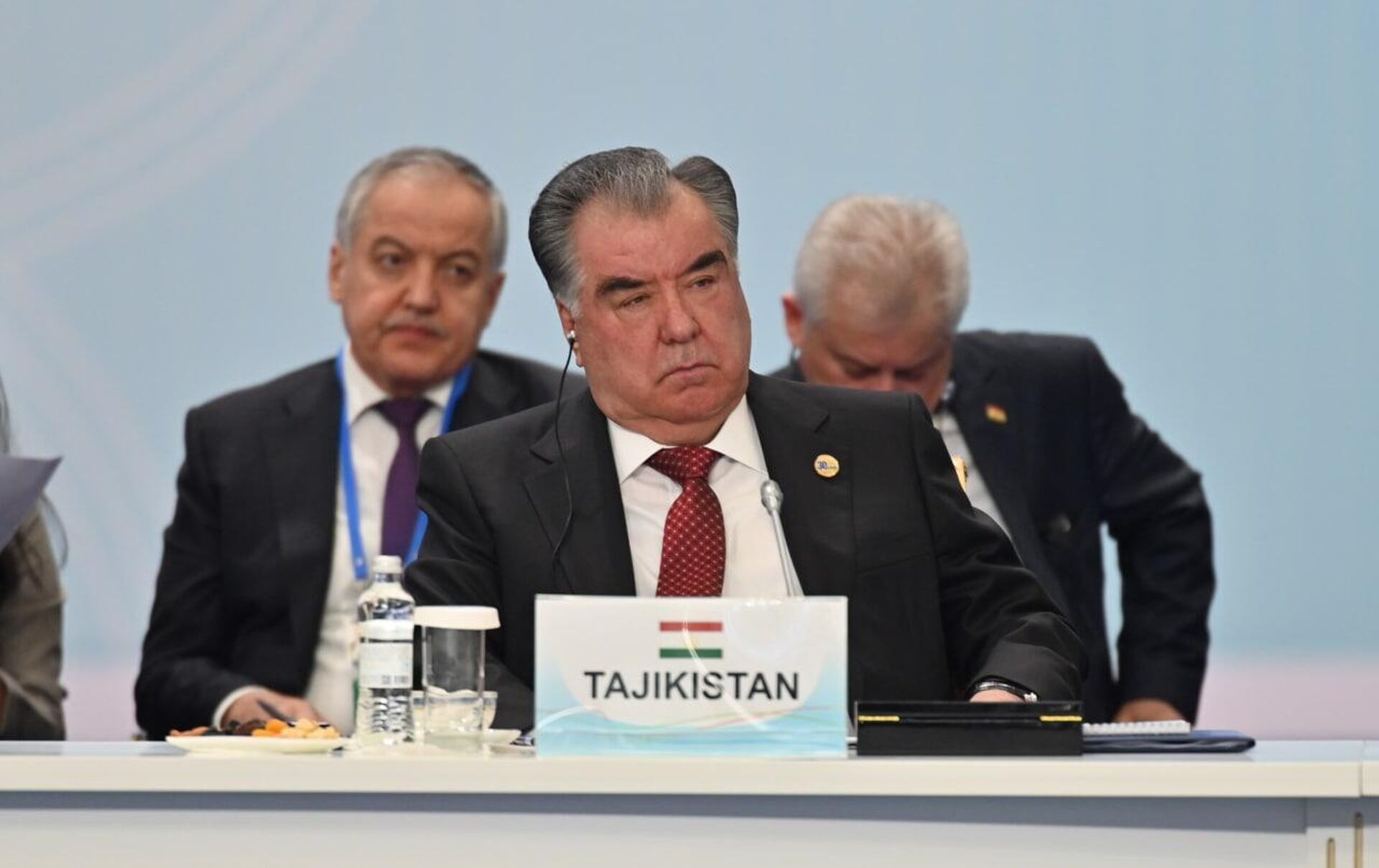 Президент Таджикистана Эмомали Рахмон на VI саммите Совещания по взаимодействию и мерам доверия в Азии в Астане - Sputnik Узбекистан, 1920, 11.07.2023