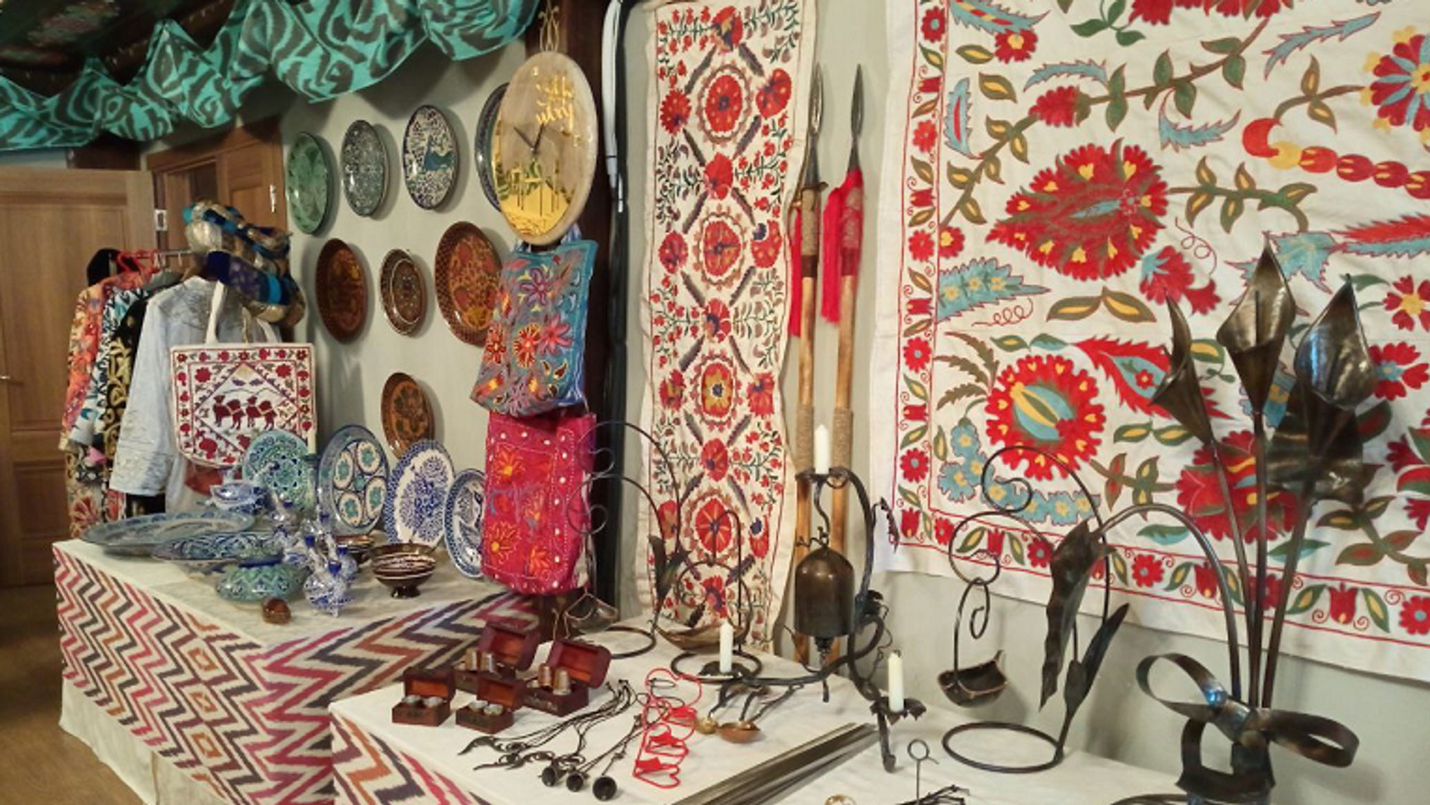 Pikapchi bir nechta porno videolarni suratga oldi.