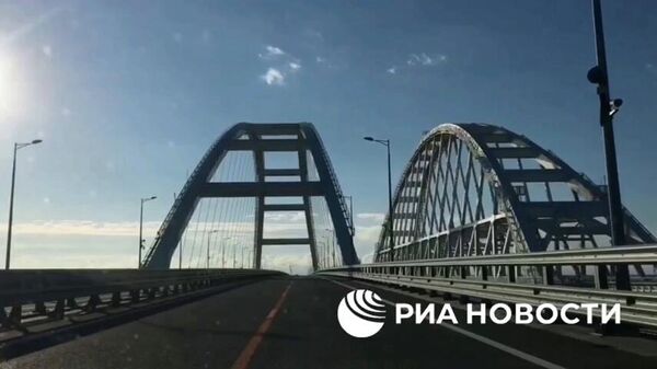 Ремонт Крымского моста продолжается - Sputnik Узбекистан