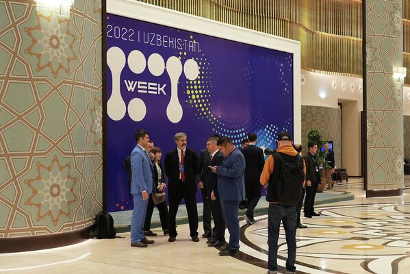 V Kongress-sentre Silk Road Samarkand startovala Nedelya informatsionno-kommunikatsionnix texnologiy Uzbekistana — ICTWEEK UZBEKISTAN 2022 - Sputnik O‘zbekiston