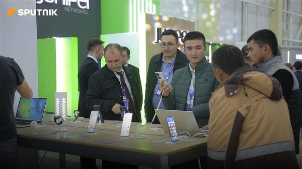 Новые технологии и контракты: как проходит Неделя IT в Узбекистане - Sputnik Узбекистан
