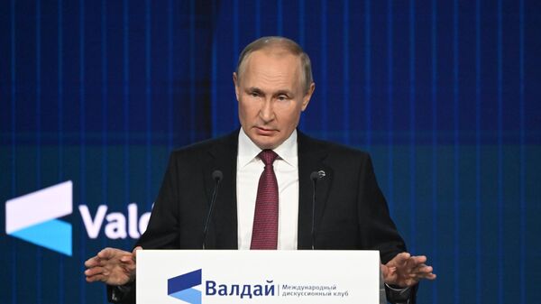 Президент РФ В. Путин принял участие в заседании Международного дискуссионного клуба Валдай - Sputnik Ўзбекистон