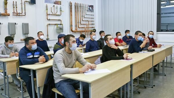Российское Агентство развития навыков и профессий обучает узбекистанцев наиболее востребованным навыкам - Sputnik Узбекистан
