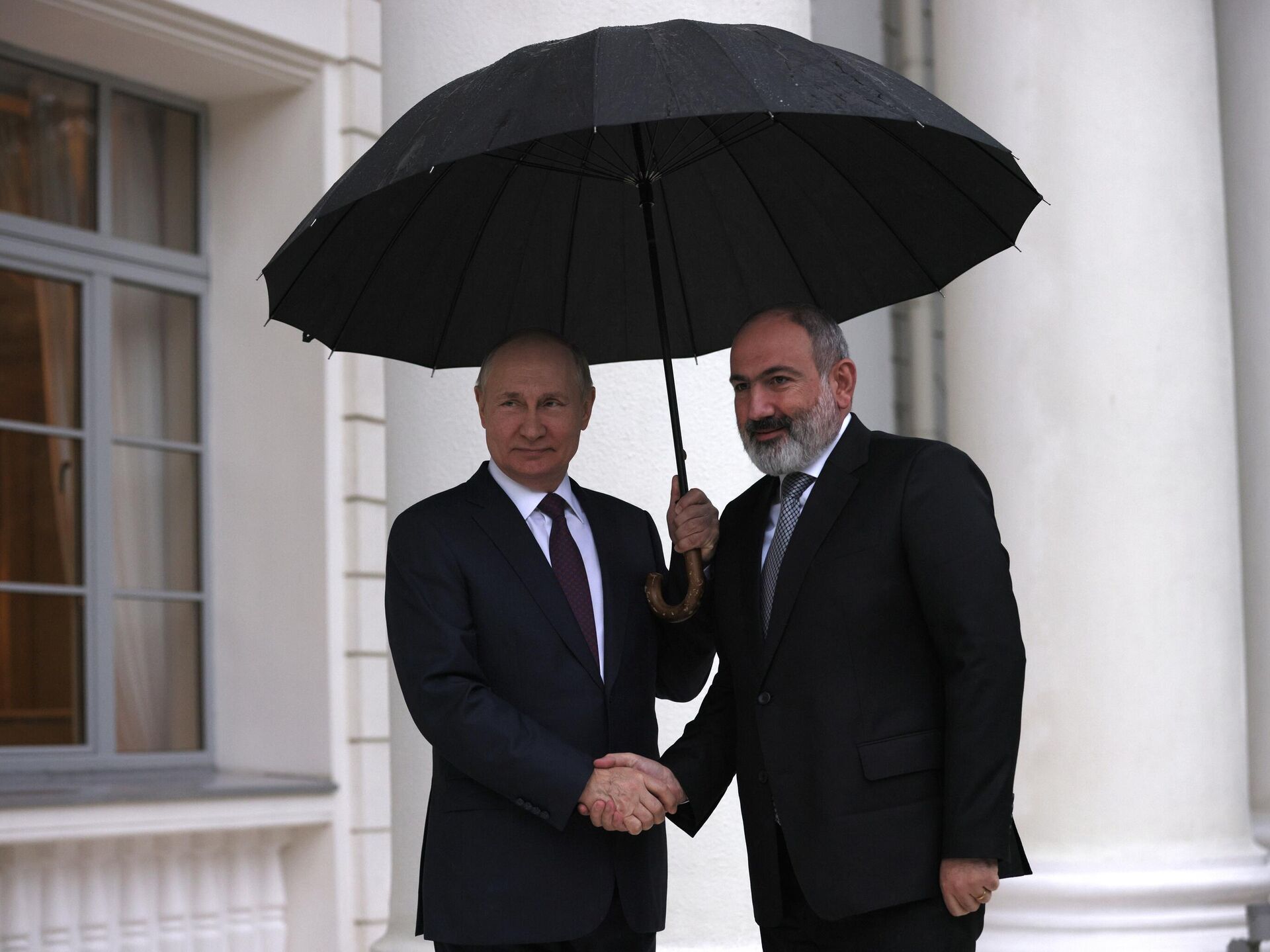 Трехсторонние переговоры. Встреча в Сочи Путина Алиева и Пашиняна. Пашинян и Алиев встреча.