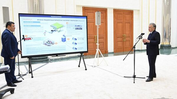 Shavkat Mirziyoyev oznakomilsya s prezentatsiyey predlojeniy po effektivnomu ispolzovaniyu energoresursov. - Sputnik O‘zbekiston