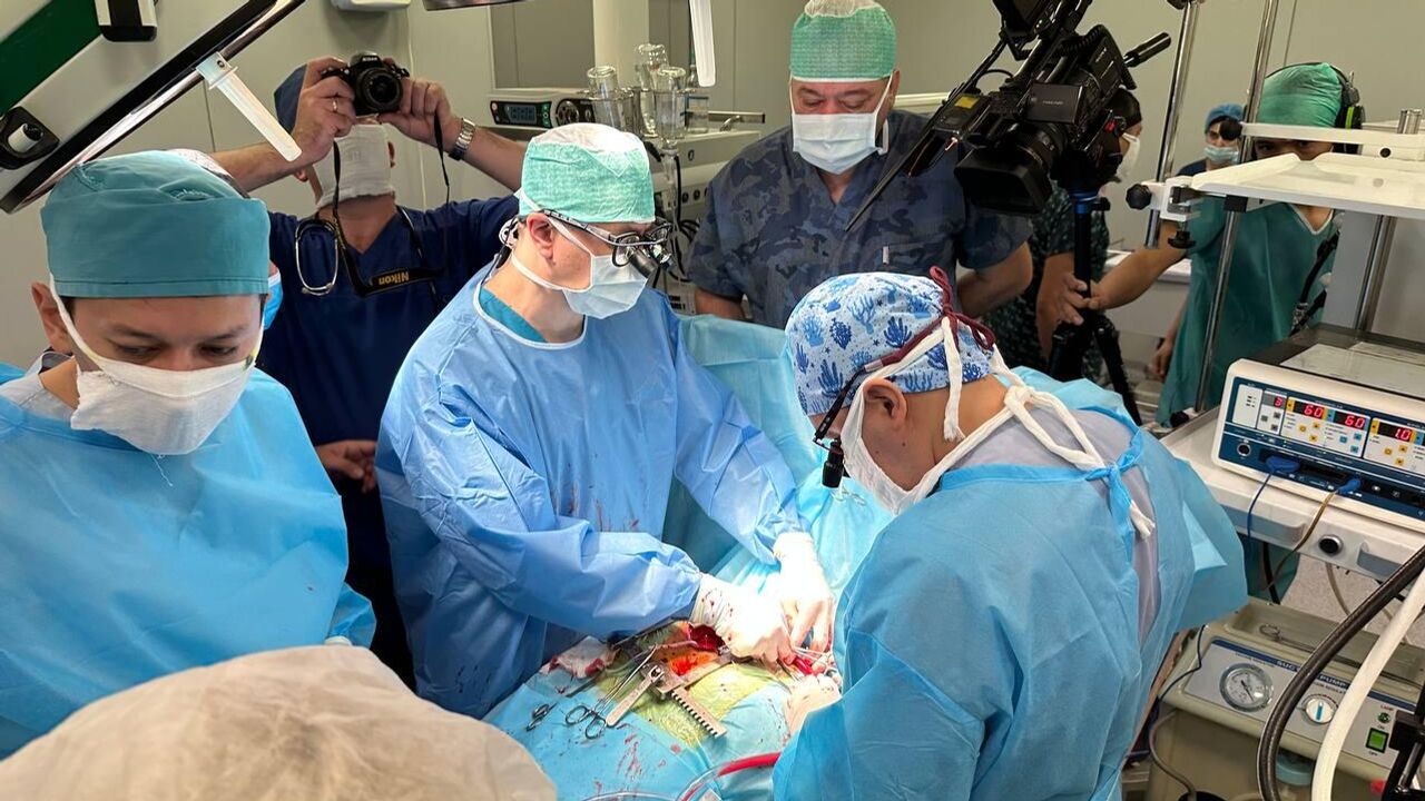 Rossiyalik qo‘shiqchilar prodikoros.ru saytida onlayn jinsiy aloqada bo‘lishadi